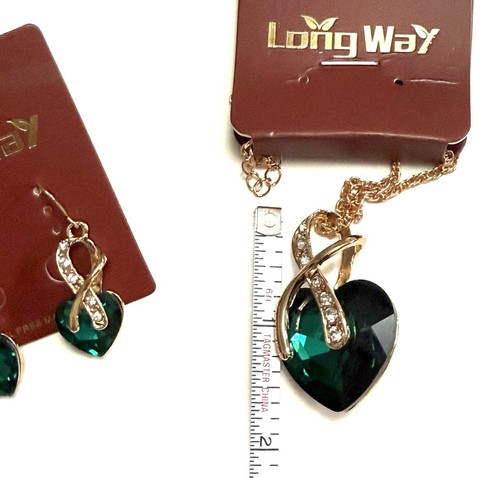 Venta al por mayor Lote de Joyas X 10 CONJUNTOS DE PENDIENTES COLLAR VERDE Cristal Corazón Juegos con disfraces - Imagen 3 de 5