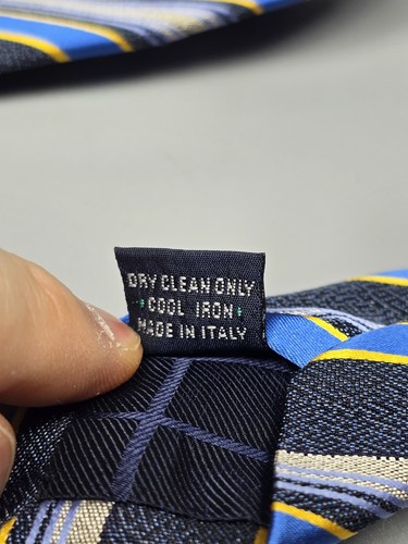 BURBERRY Men's 100% Silk Tie 3.75" x 58" Striped Navy Blue Yellow Made In Italy - Picture 9 of 10