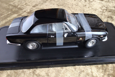 Road Signature #92348 1965 Alfa Romeo Giulia Sprint GTA 1/18