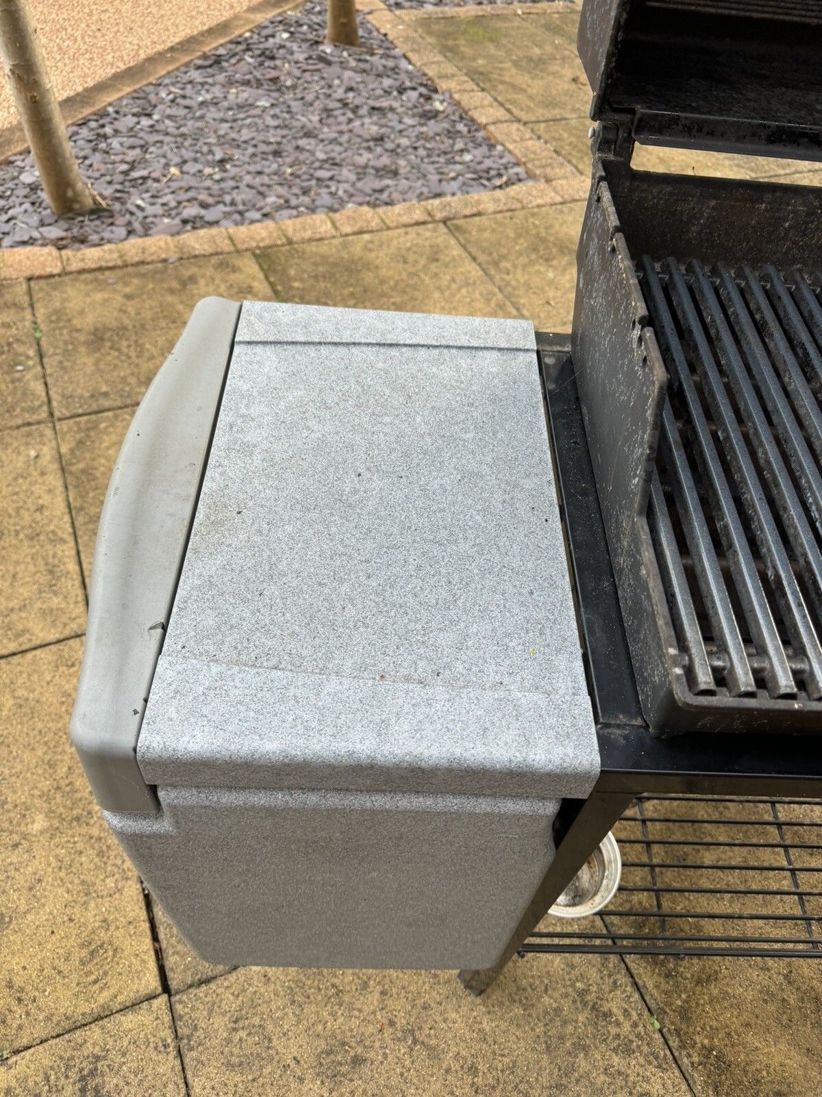 WEBER GAS BBQ BARBECUE GRILL WHEELED / 3/4 full calor gas canister