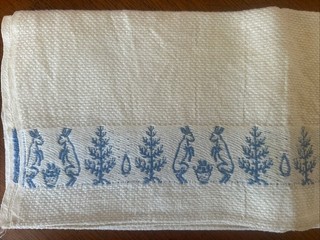2 GUC Vintage Easter Bunny Basket Wedgewood Blue And Ivory Tea Towels 20” X 13”