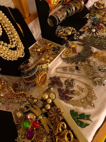 Huge Vintage Jewelry Lot of 250 Trifari Bakelite 925 Silver Dior Trifari