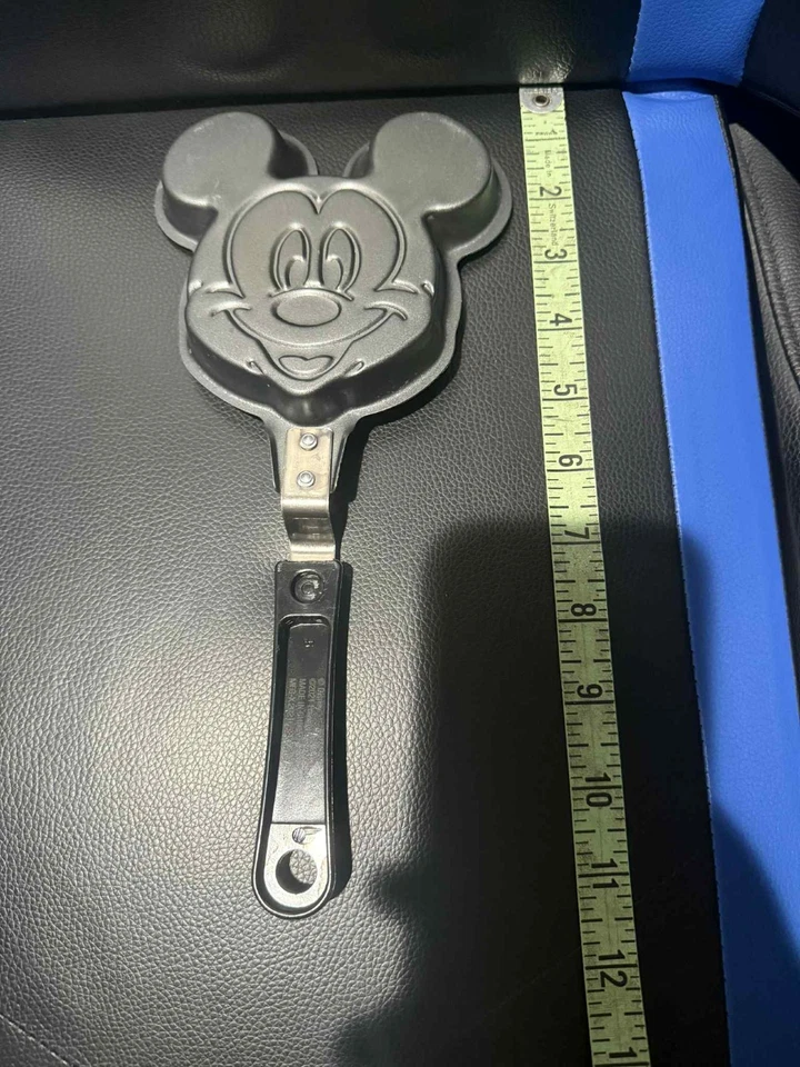 Disney Mickey Mouse Nonstick Pancake Pan Mold 10" Cast Aluminum - Image 2 of 2