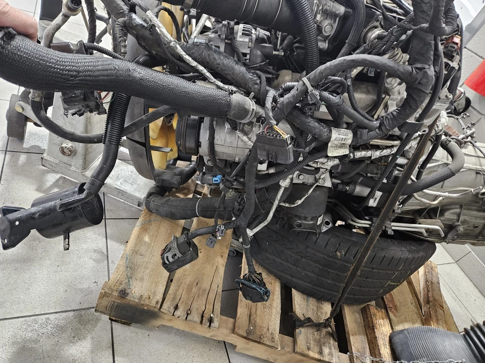 Chevy Express 2500 2017 conjunto de motor y transmisión diésel de 2,8 L Foto 3 de 4