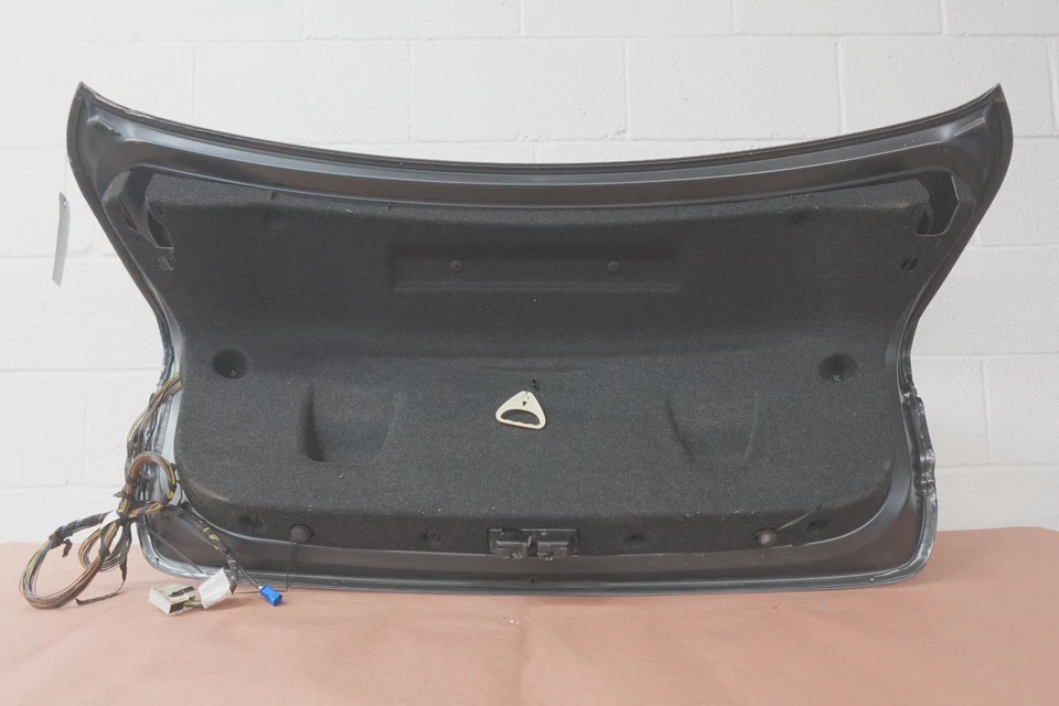 2012-2015 BMW 328I 320I, 335I REAR TRUNK LID COMPLETE (OEM) W/REAR CAMERA Foto 2 de 4
