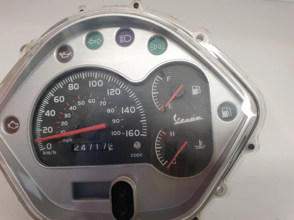 PIAGGIO VESPA GTS 125 SPEEDO CUADRO DE INSTRUMENTOS VELOCÍMETRO 2012 Foto 3 de 4