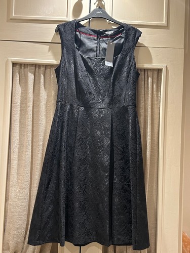 Schwarzes Damenkleid Größe 12 £35 von F&F neu mit Etikett