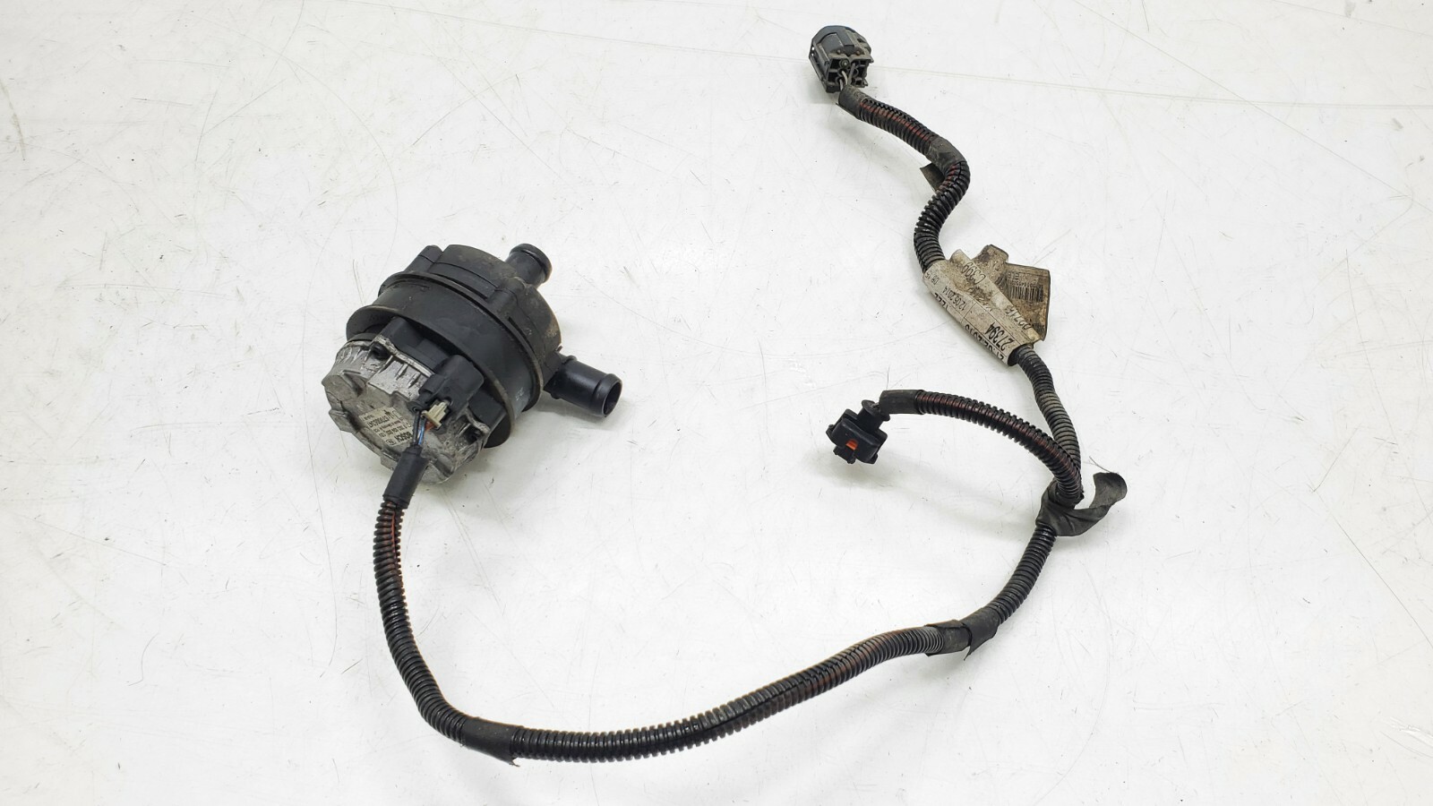 2014-2017 MASERATI GHIBLI S ELECTRIC WATER PUMP W/ AUXILIARY WIRE HARNESS OEM.