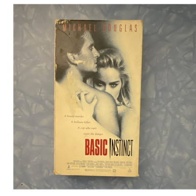 Carolco Basic Instinct VHS Tape Thriller Mystery R Full Screen NTSC 1992