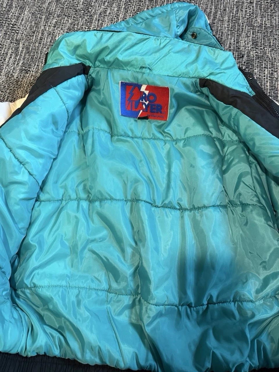Vintage Vancouver (Memphis) Grizzlies Pro Player Puffer Jacket, Grizzly Graphics image 5