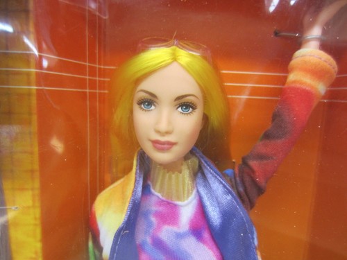 Muñeca Barbie Mattel 28370 VITAMINA C 2000 Pop Singing Sensation NRFB nueva - Imagen 2 de 8
