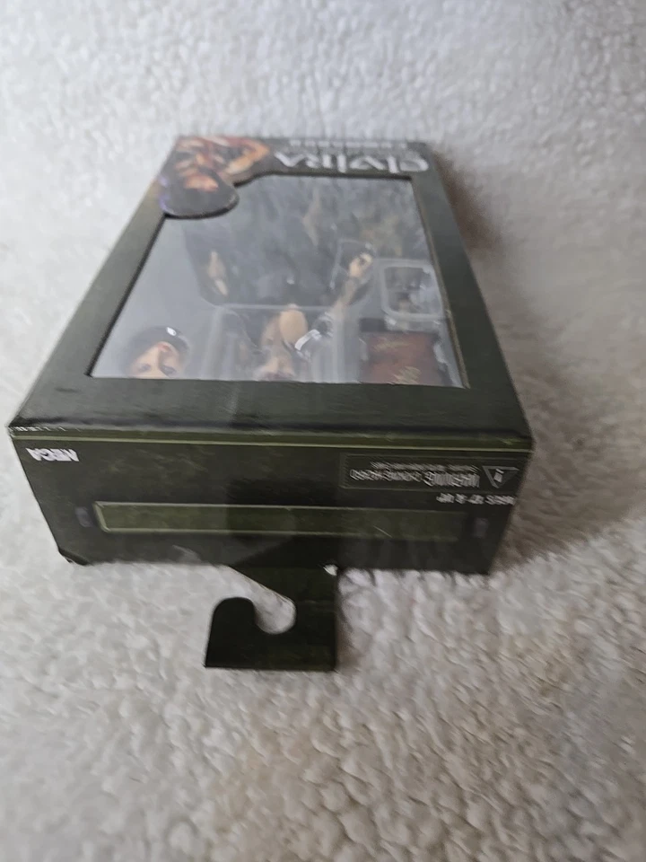 Figura de acción ELVIRA MISTRESS OF THE DARK "COMMANDO" TOTALMENTE NUEVA  Foto 3 de 4