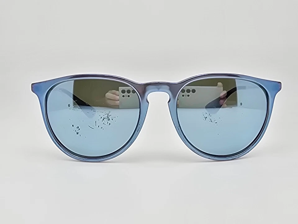 Gafas de sol Ray-Ban RB4171 6319/30 Erika marco azul iridiscente lentes espejadas plateadas Foto 2 de 4