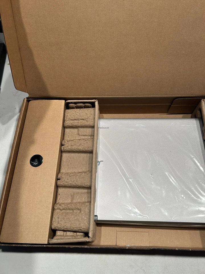 Acer Spin 514 - 14" Chromebook Intel Core i3-1110G4 8GB 128GB SSD ChromeOS - Image 4 of 4