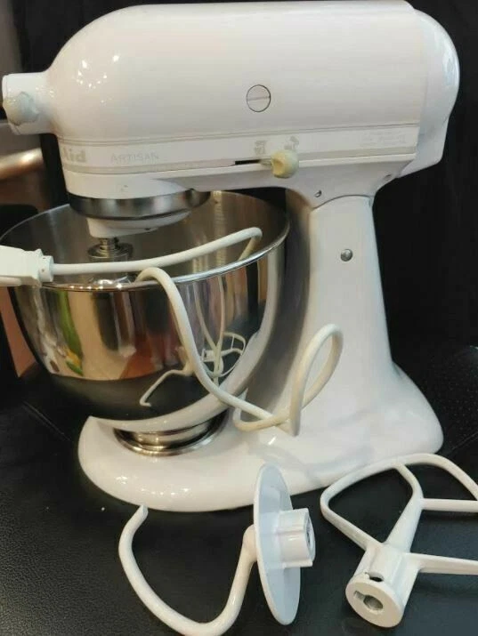 KitchenAid 5 Quart Artisan Series Tilt Head Stand Mixer KSM150PS - White~  NEW