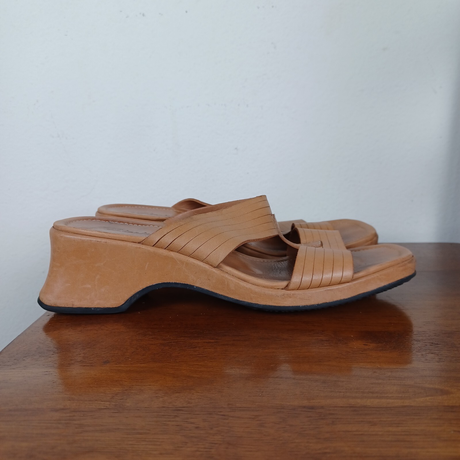 Clarks Womens Leather Square Toe Slip On Sandals Tan Beige Vintage 2000s Size 10-image