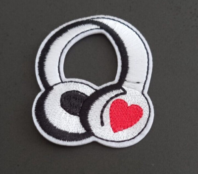 Écusson Thermocollant Brodé – Motif Animaux, Hauteur 13,8 Cm – Neuf