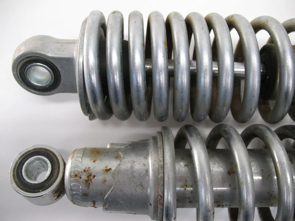 1982 铃木 GS300 GS 300 L 后减震器 62100-11900 — 第 4/4 张图片