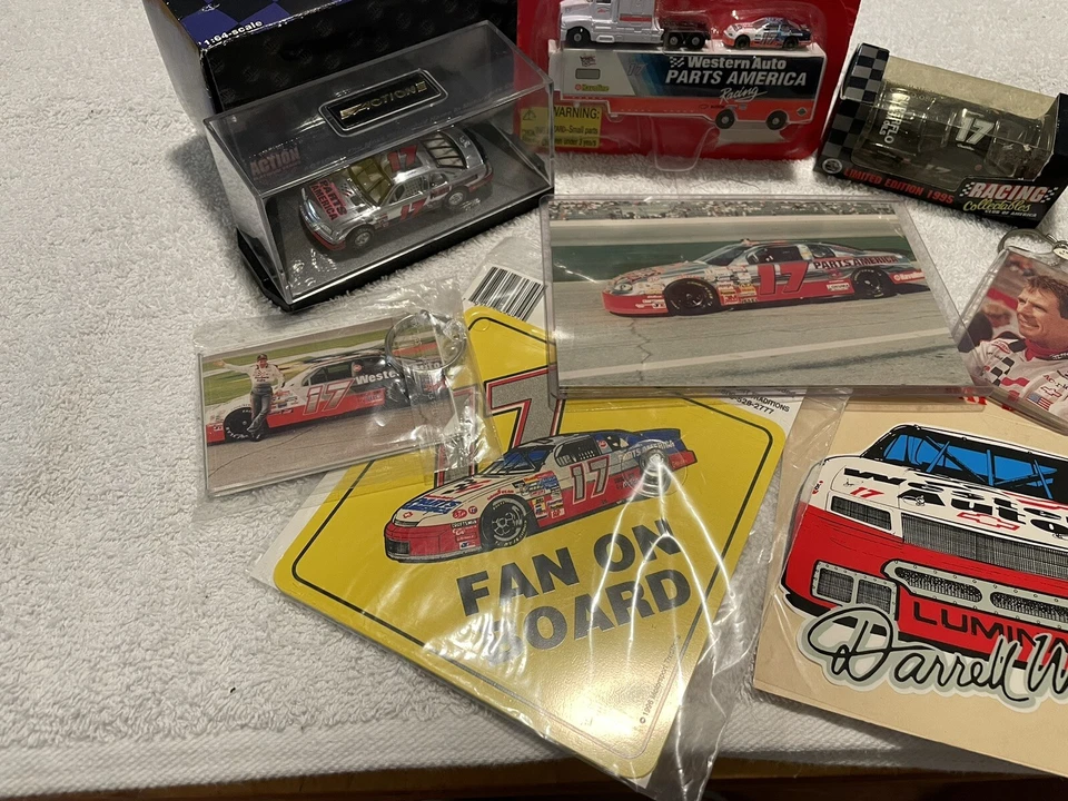 NASCAR Darell Waltrip Collection #17 coches diecast, calcomanías, llaveros Foto 3 de 4