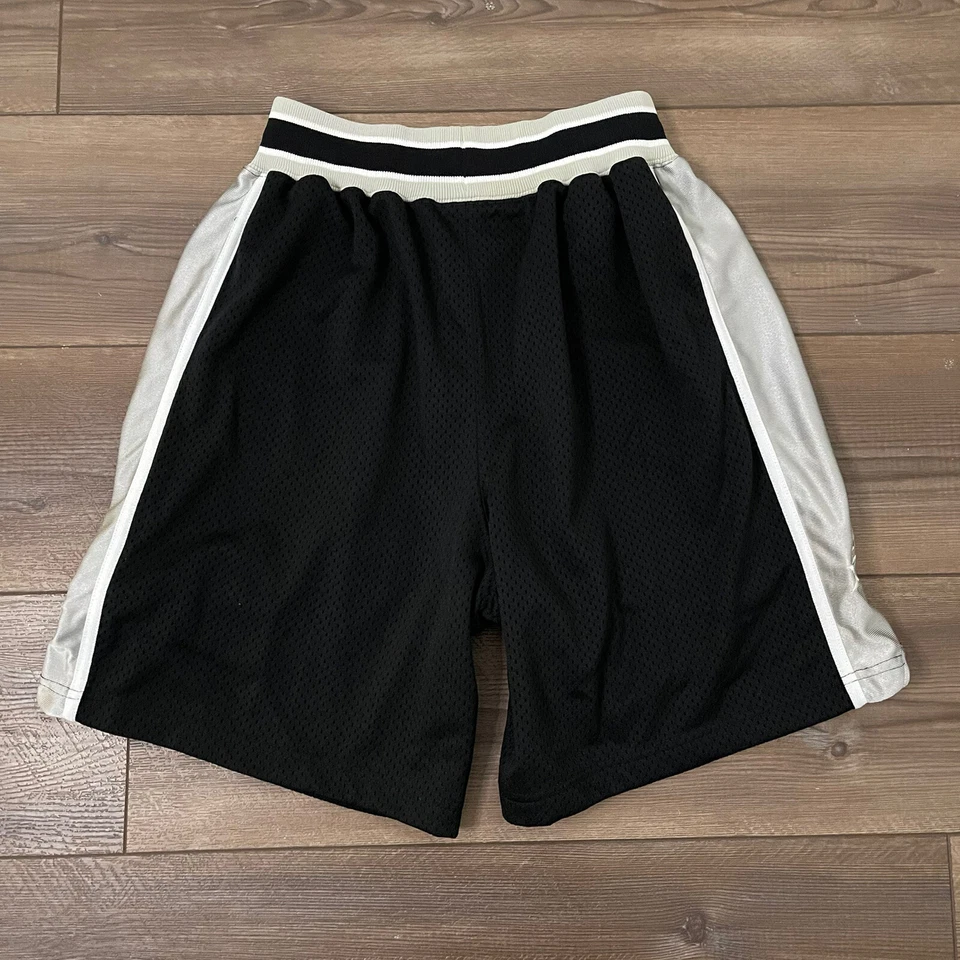 San Antonio Spurs Nike Authentic NBA Game Shorts Mens size 30 - Image 2 of 4