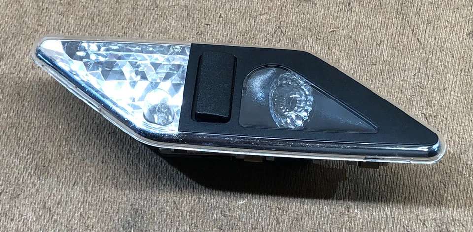 1999-06 BMW E46 325i 330i M3 3-SERIES ЗАДНИЙ ЛЕВЫЙ ВНУТРЕННИЙ СВЕТ КАРТА ЛАМПА LH F2 - Изображение 2 из 4