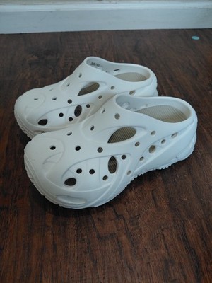 Crocs Caged Women Size 7 White Sandals Platform 