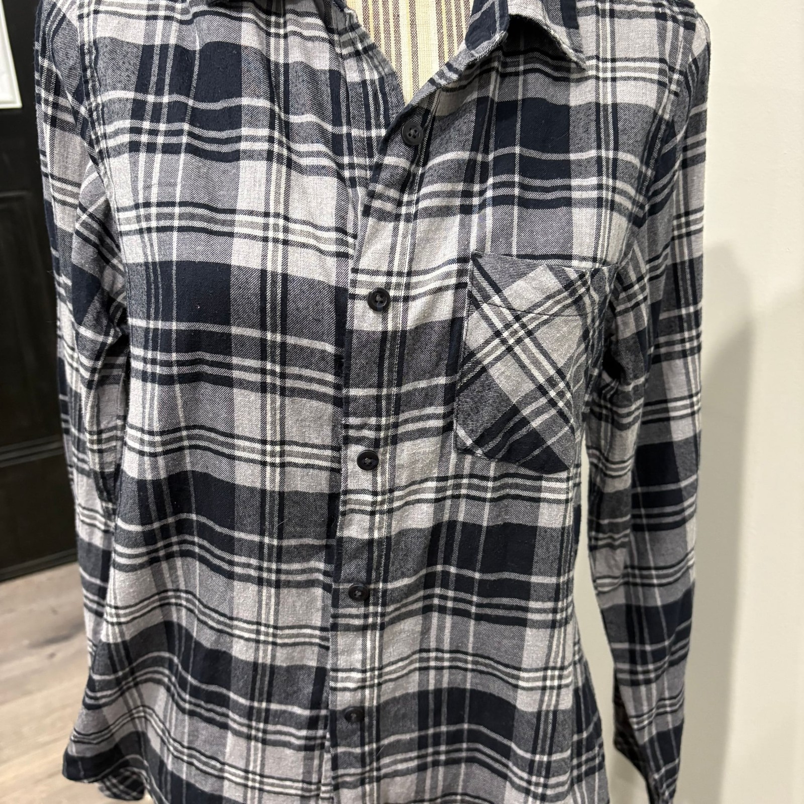 Pendleton Black And Gray Button Down Size Medium - image 1
