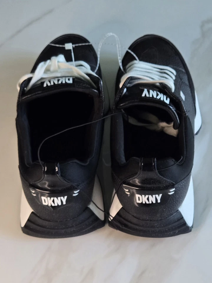 Tenis DKNY Muy Cómodos Para Vestir OH Deporte .Nuevos Sin Caja - Image 4 of 4