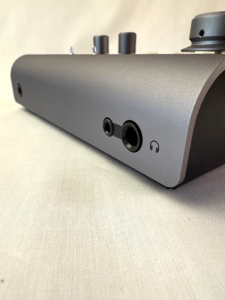 Audient iD14 MKII 10 x 6 USB-C Audio Interface - Image 3 of 4