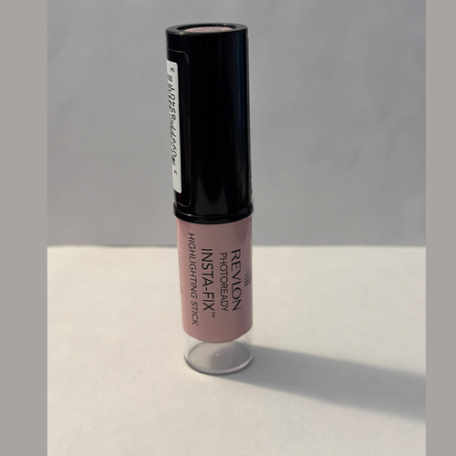 Revlon PhotoReady Insta-Fix™ Highlighting Stick - 200 Pink Light - Picture 3 of 5