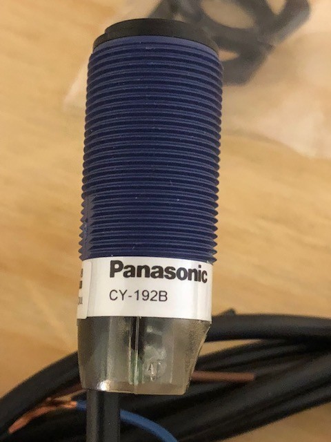 Panasonic Sunx CY-192B Cylindrical Photoelectric Sensor CY-100 SERIES