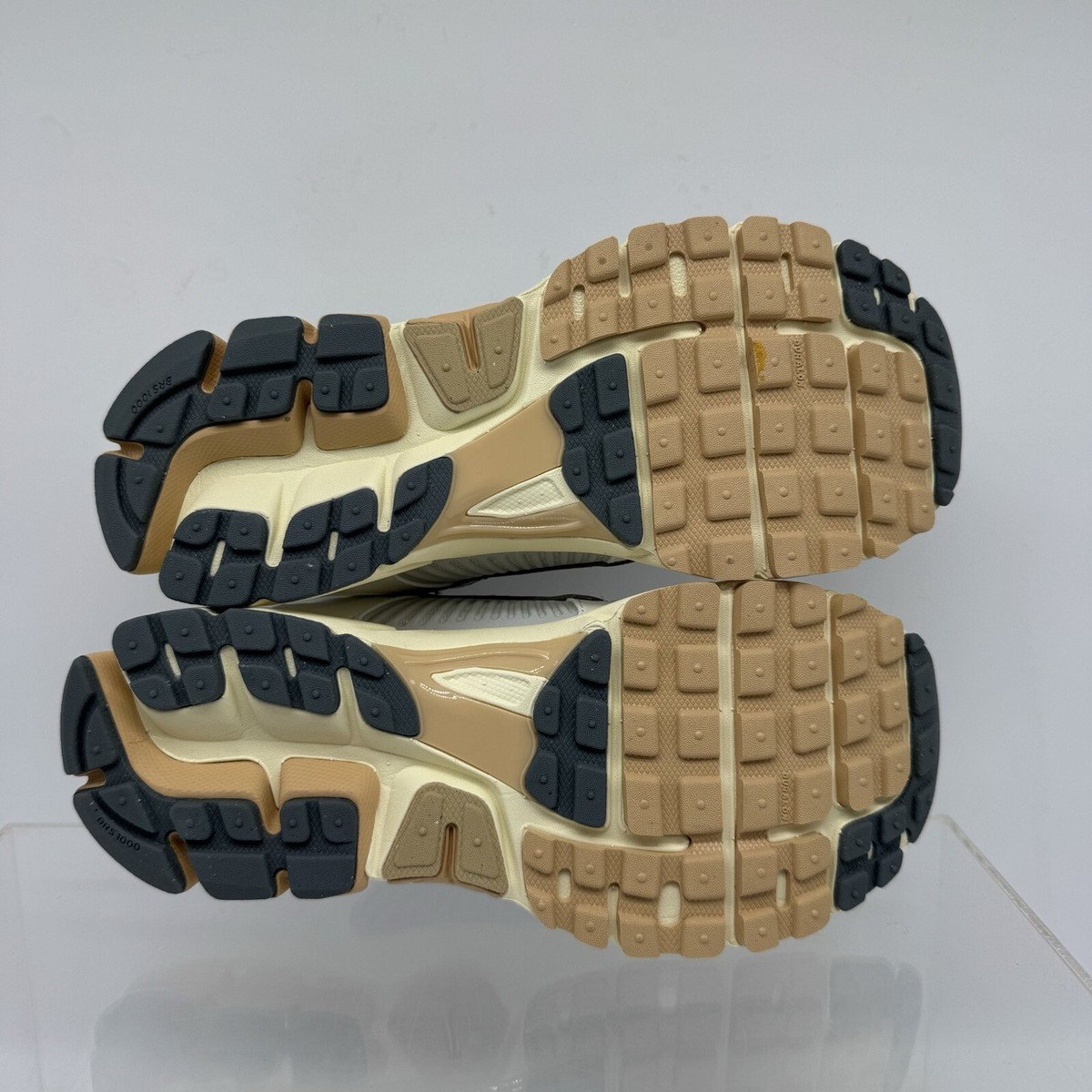 Brand New Women's Nike Zoom Vomero 5 Summit White Shoes