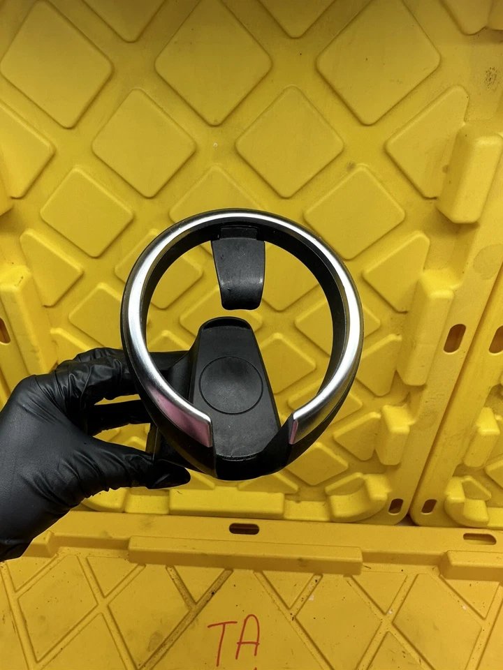 BMW 128I 135I 2011-2013 consola central delantera portavasos 16208310 OEM Foto 2 de 4