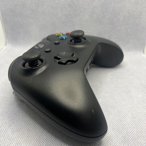 Microsoft Xbox One Wireless Controller Model 1697 TESTED Works - Picture 3 of 9