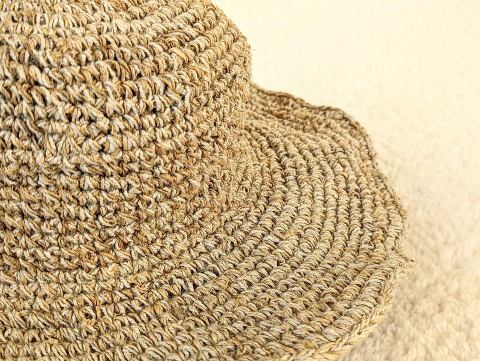 Sombrero de verano de cáñamo hecho a mano - Sombrero para el sol unisex ecológico | Protección UV plegable Foto 3 de 4