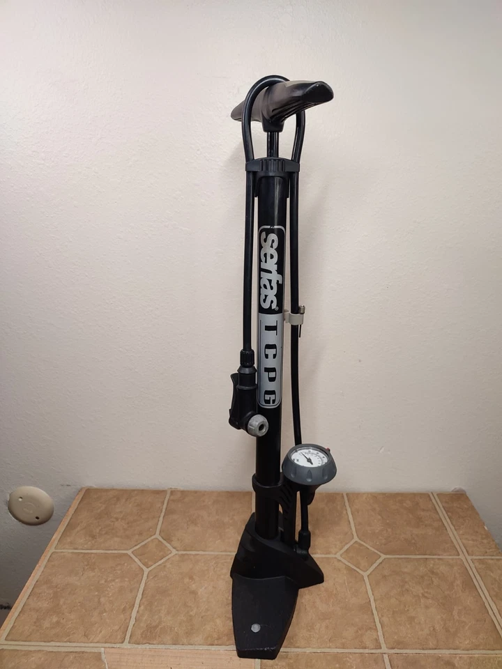 Medidor de bomba de piso para bicicleta Serfas TCPG-SE funcionando Foto 4 de 4