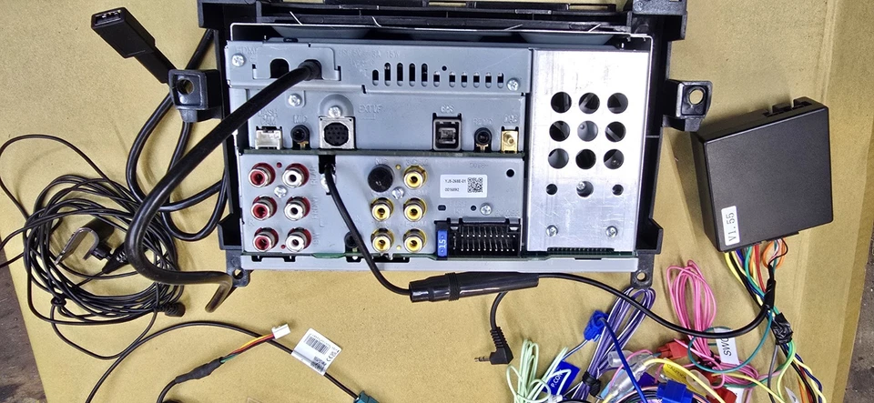 Kenwood DMX8021DABS - Doppel-DIN MP3-Autoradio mit Touchscreen - Bild 2 von 4