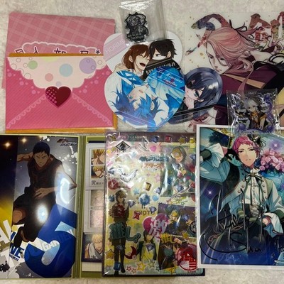 Anime Merchandise Bulk Lot über 500 Artikel Sammlerstücke Plüsch Figuren