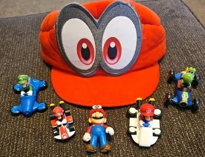 Nintendo Super Mario Figurine And Hat Bundle - Image 1 of 4