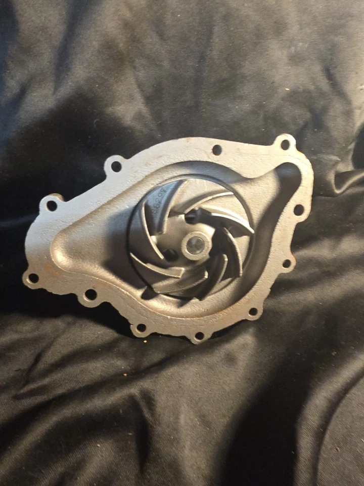 BOMBA DE AGUA PONTIAC AÑOS 60 FECHA L146 NÚMERO DE PIEZA 488206 Foto 3 de 4