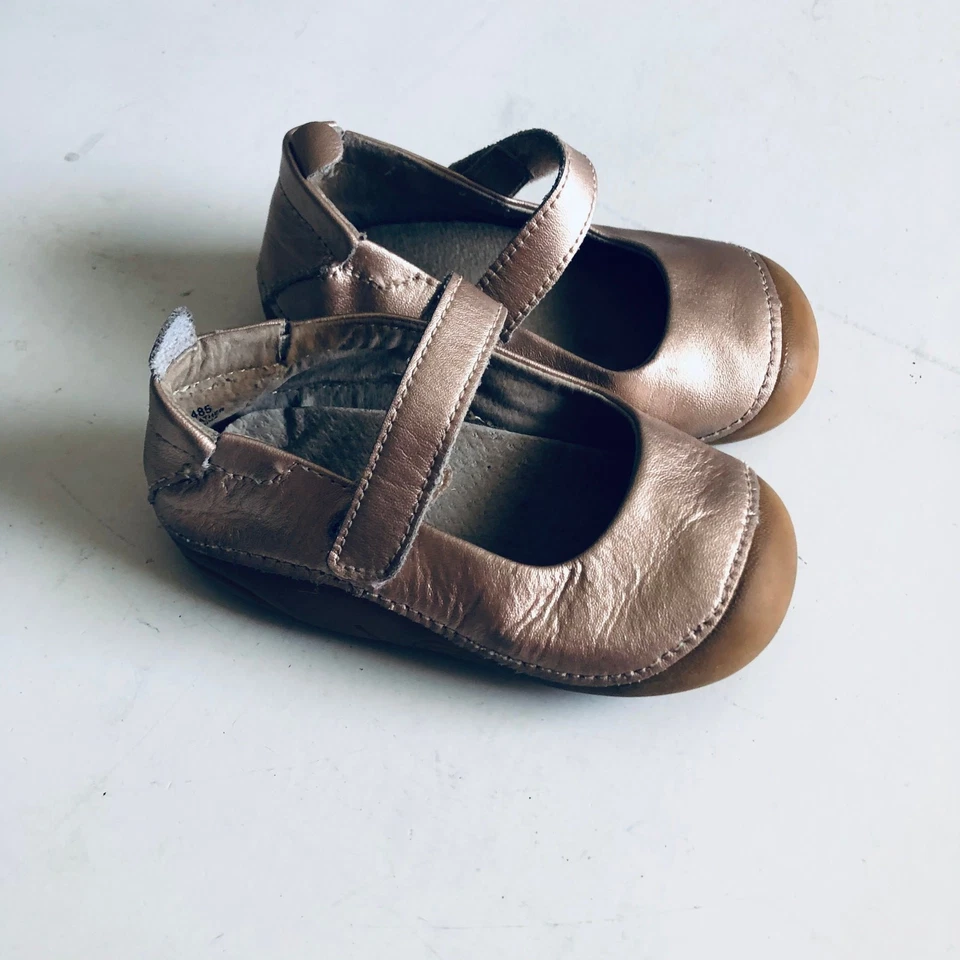 Zapato Mary Jane L'AMOUR 485 'Emily' Baby 7 Cuero Dorado Foto 2 de 4