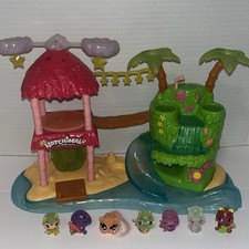 Hatchimals CollEGGtibles Tropical Island Party Playset 7 Mixed Figures Sounds