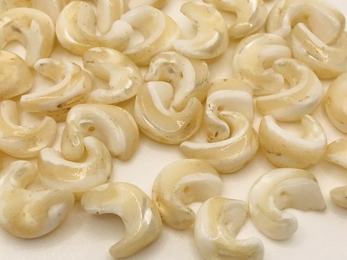 Twisted Mother Of Pearl Beads Qty: 12