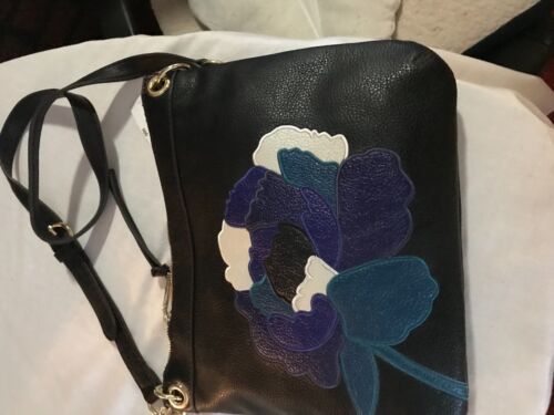 SLEEK BLACK LEATHER LC VALERIE CROSSBODY PURSE Shoulder Bag by LIZ CLAIBORNE - Picture 3 of 9