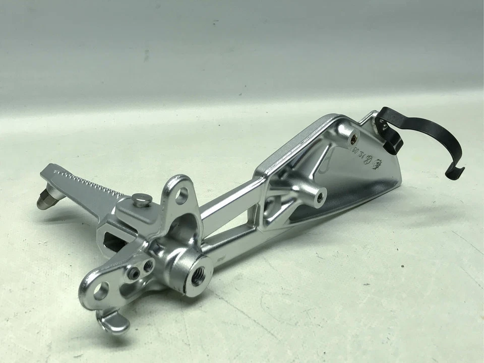 Clavija de suspensión reposapiés derecha BMW K1200S Fussraste (5) 06' K1200 S Foto 3 de 4