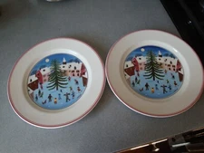 2 FESTIVE VILLEROY& BOCH NAIF CHRISTMAS 8" SALAD HOLIDAY PLATES LUXEMBOURG EUC