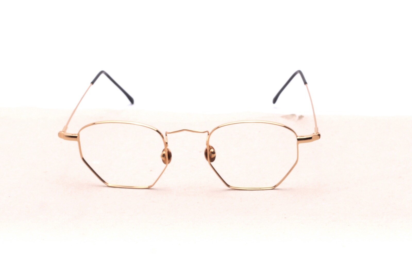 Ювелирное изделие из винтажного золотого металла превосходного качества на рынке K13 15190₽