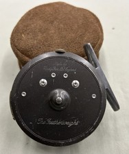 Mulinello a mosca vintage resistente "peso piuma". 2 paralinee 7/8" con 2 viti, con custodia