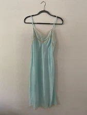 VTG 60s Wondermaid Pastel Baby Blue Embroidred Lace Slip Size 38 S/M Bride Rare