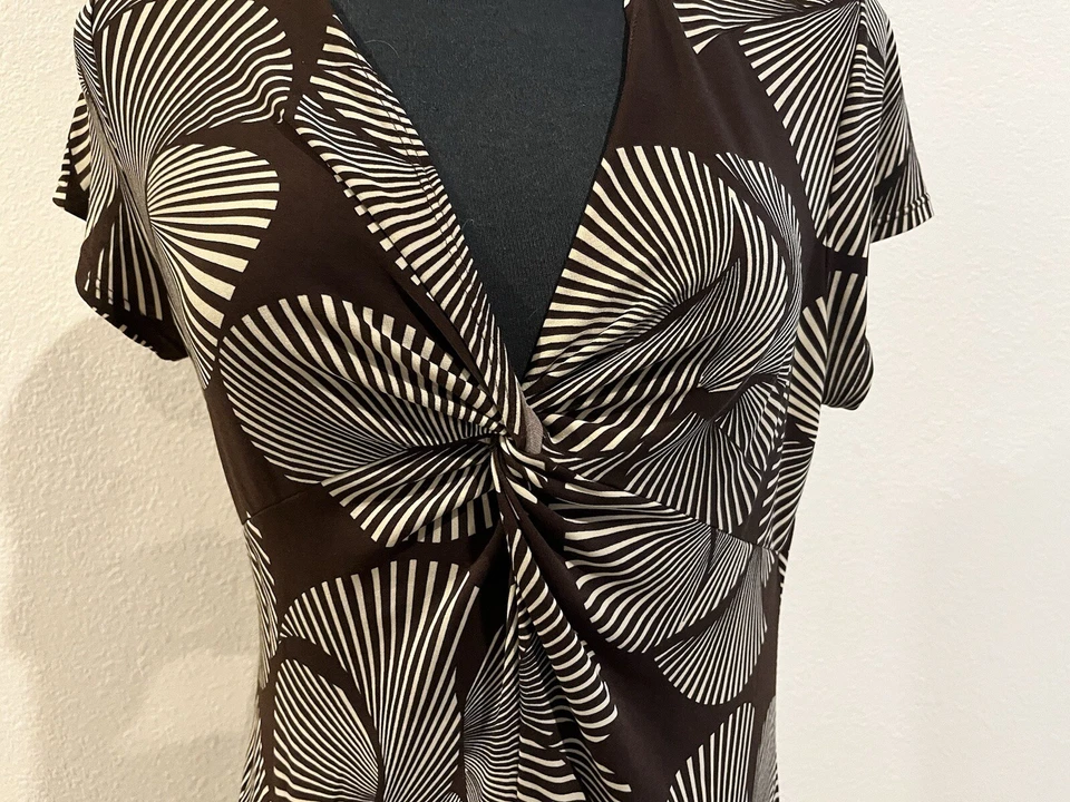 Vestido de cambio grande Notations marrón crema estilo de colección mangas elásticas Foto 2 de 4